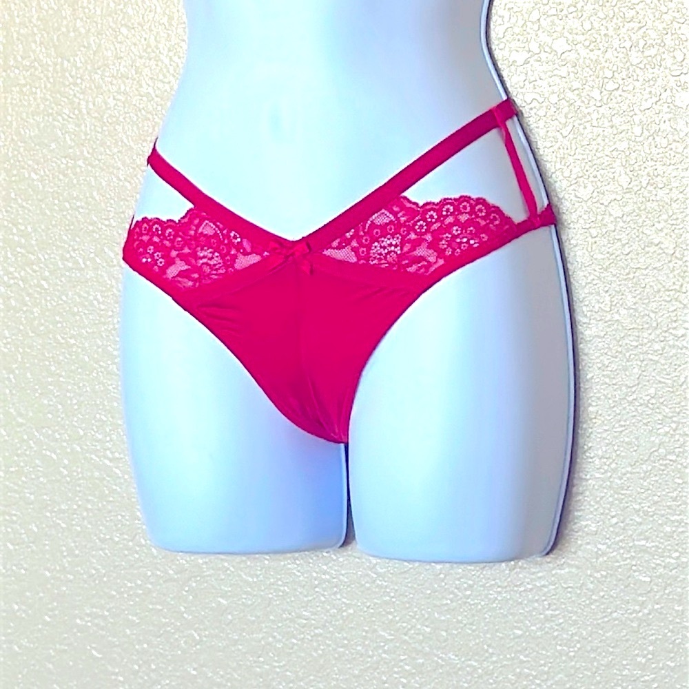 Very Sexy Red Lace Cheeky Panty Victoria Secret XS NWT Limited Edition - Picture 5 of 11